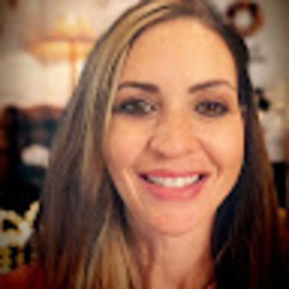 Meet your Posher, Lora
